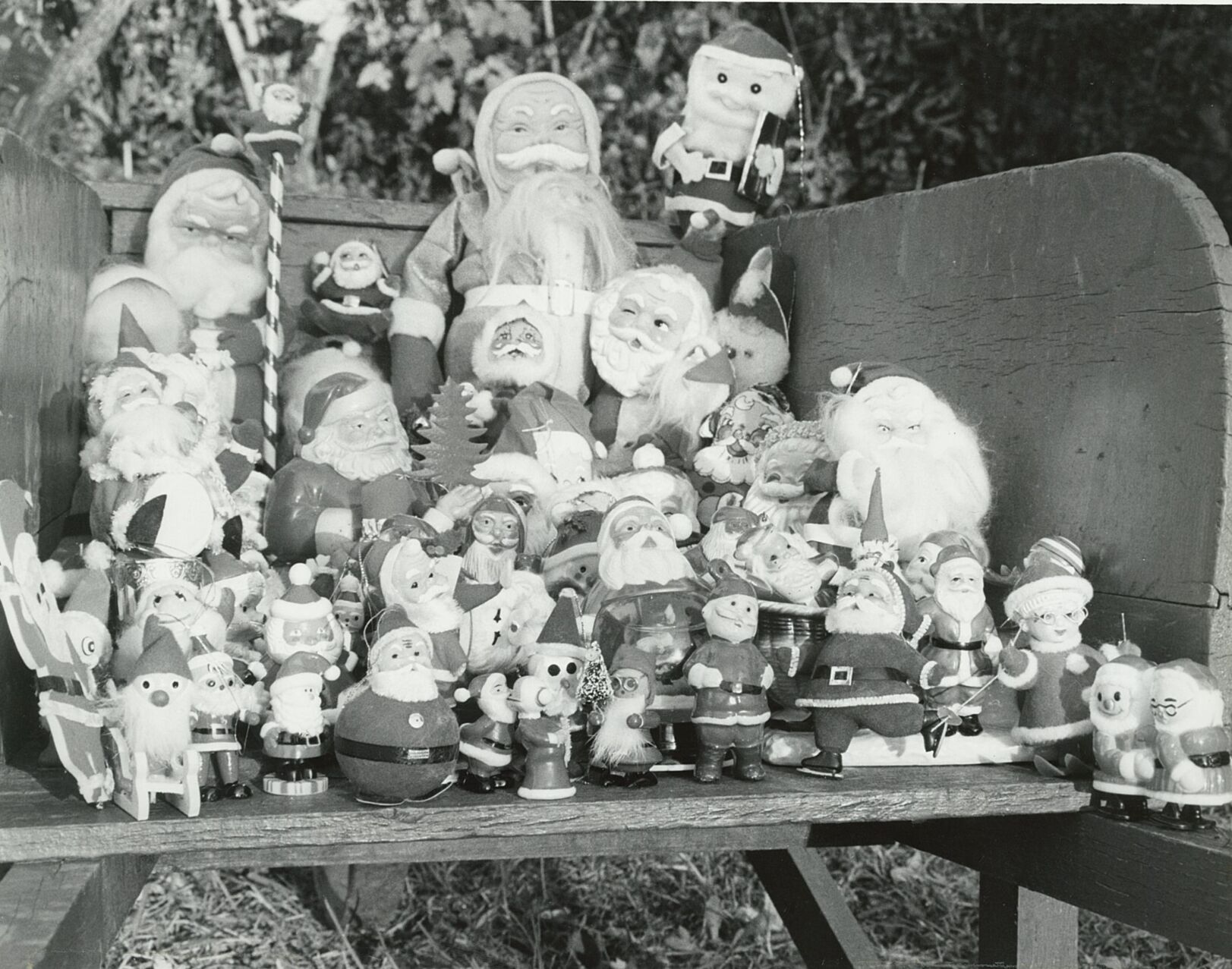 Mrs. Phyllis Kenneson's Santa Claus collection included 175 dolls. The Connecticut woman's collection of Kris Kringle's was believed to be the largest in New England in 1977.